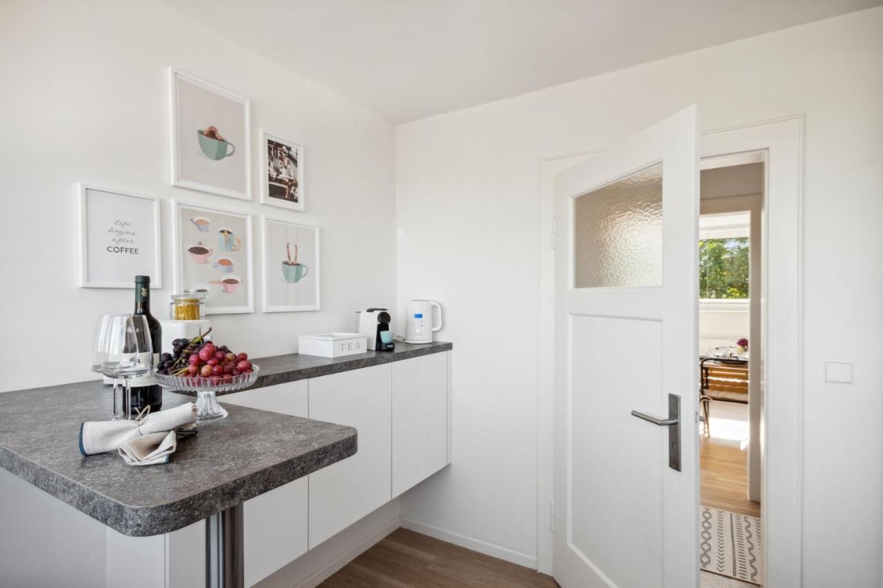 Your Home Away From Home - A Workplace In Every Room Hannover Esterno foto